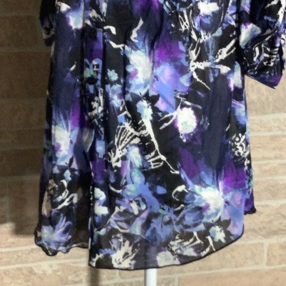 Style & Co - Sz S - 100% nylon 3/4 arm button up top floral pattern transparent - Picture 3 of 8